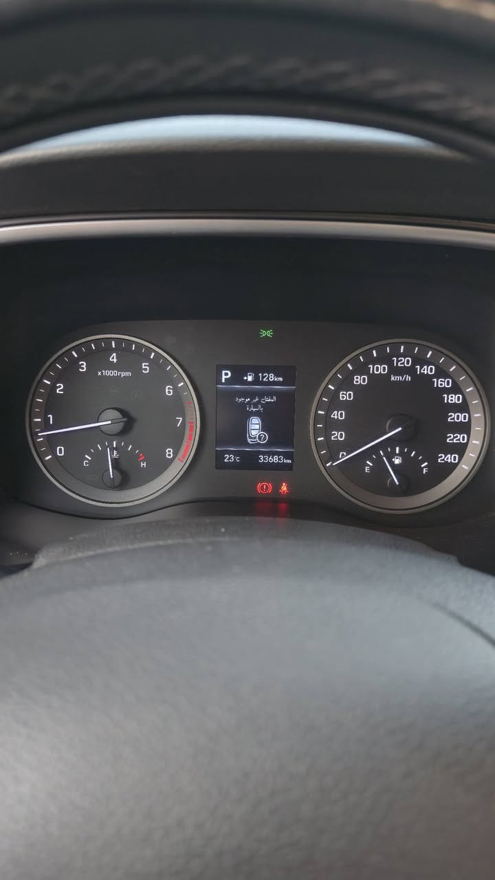 سلام عليكم 
سيارة توسان 2020 
وارد كوري محرك 2.0L
السيارة كلين 
المواصفات:
مقاعد جلد 
التشغيل عن بعد
حساسات امامي خلفي
نظام الدخول الذكي 
كامرة خلفية
بصمة
ماشيه 
33,683 Km
السعر 23000$
للتواصل ***********

