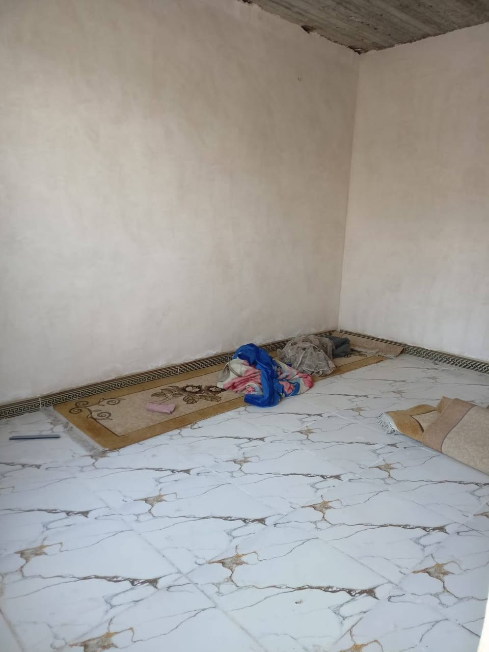 اعلان 📣📣
دار للبيع زراعي مساحه ١٠٠متر طول🏠🏠

تستلم مفتاح كامل بدون نقص 🏠🏠

يتكون من غرفت نوم صاله مطبخ صحيات درج خارجي 

فول مواصفات 🏠🏠

موقع العقار 55قرب صيدليه الراشدين 🏠🏠

استفسار عله الرقم 📞📞

‏‪***********‬‏📞📞📞
