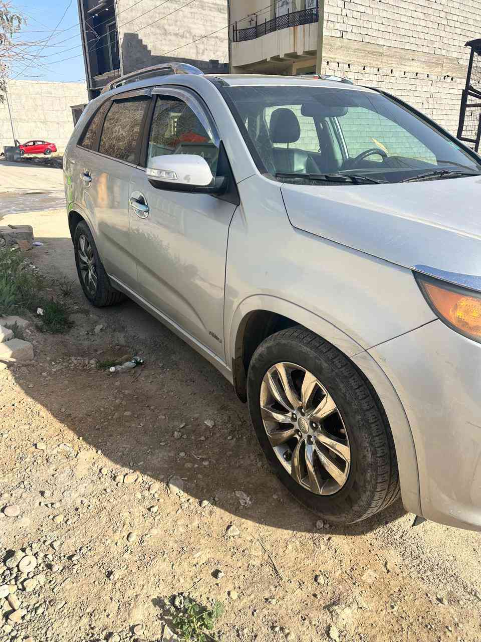 السلام عليكم
سورنتو 2011

XL

فول مواصفات

محرك 6سلندر

7راكب

فور ويل

كشنات كهرباء

كشنات جلد 

بانوراما

بصمه تشغيل

بصمه ابواب 

كشنات تدفئه

داخلها جلد اسود

السياره ليبل واحد 

صبغ بنيد بدون حادث وباب خلف السكن وشويه من باب السائق

***********

السعر135
