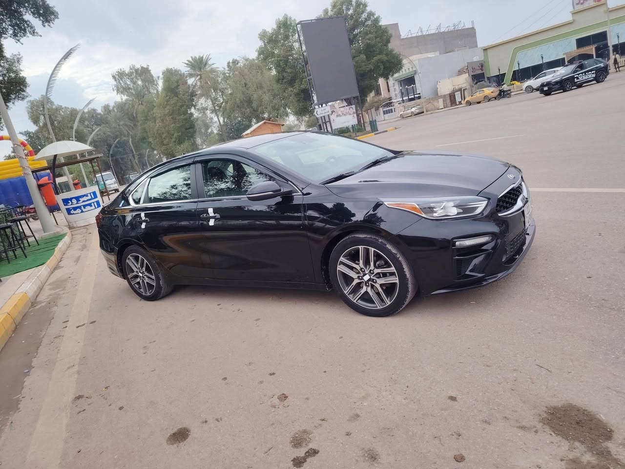 السلام عليكم ورحمة الله وبركاتة كيا فورتي موديل 2019
رقم بغداد اكلين تايتل بدون حادث بدون ايرباك بدون تبديل فقط جامرلغ خلفي اكلير 
مكينة 2000 دوش 
مواصفات EX
مكان سياره ديالى بعقوبة 
***********
