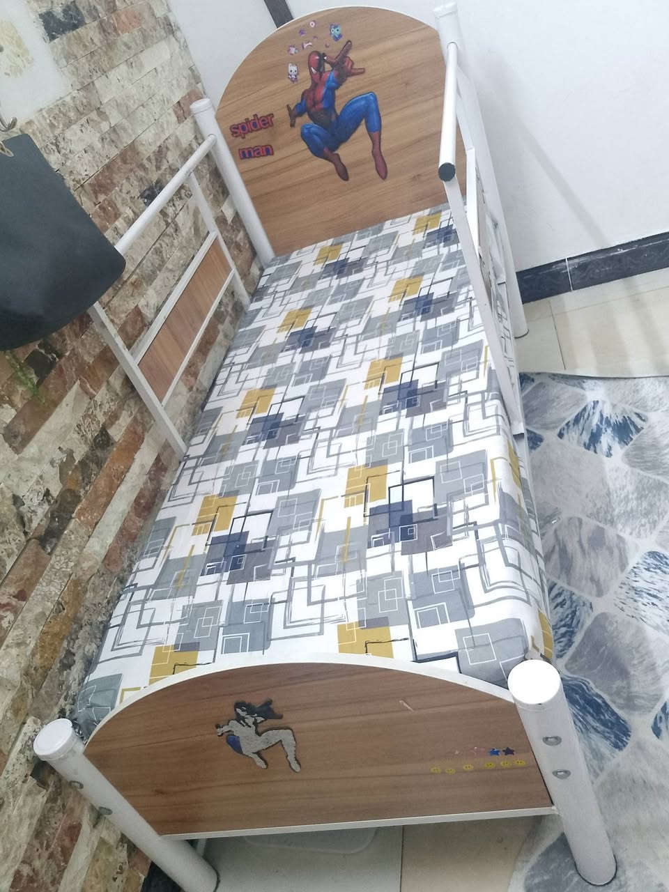 السلام عليكم
سريرين اثنينهن ب١٢٠ بس بدون الدواشك
قويات وجديدات مستعملات ايام فقط شلناهن بسبب صغر المساحة..
.... 

اكو توصيل داخل الرصافة و مجاني 
....
التواصل ع الخاص


**إذا كنت صاحب هذا الإعلان وتريد حذفه لأي سبب، رجاءا أرسل رسالة إلى الدعم الفني**