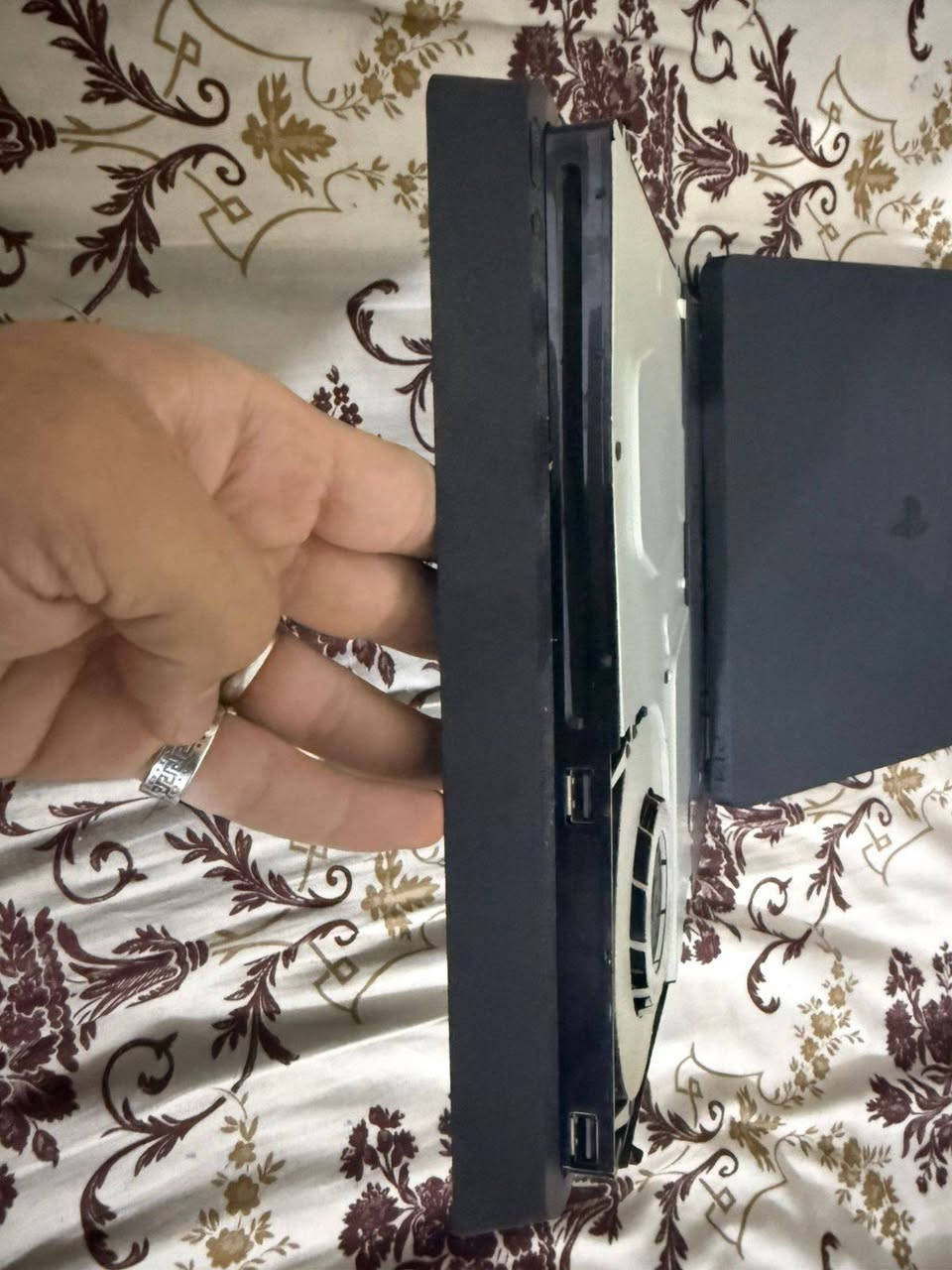 بلي فلور سليم جديد بالباكيت  استخدام اسبوع واحد فقط ما مفتوح كامل الملحقات مع يدة واحدة وبيس 2026 وراجنورك وهورايزون والبلي مهكر مع ذاكرة 500
السعر 325 وبي مجال بسيط للتواصل 
***********

