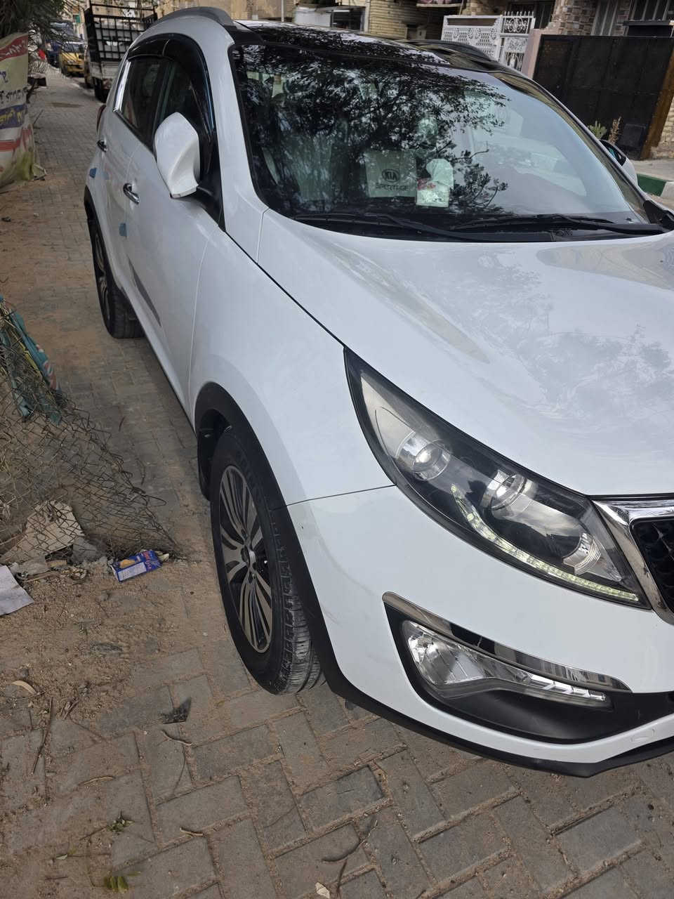 كيا سبورتج للبيع موديل 2016 خليجي محرك 2000 كير محرك مكفولات 
تكحيل بهلال الجاملغ الامامي وبارد بالجاملغ الامامي
 بنورما
بصمه سويج
*تحكم ستيرن*
*اشاير مري* 
* حساسات خلفية*
*كامره* 
مكاني بغداد 
السعر 175$ وبيها مجال 
رقمها بغداد سنويه بسمي  للاستفسار الاتصال *********** ورجاءً الي مو شراي ليكسر بسعر السيارة وتحياتي للجميع
