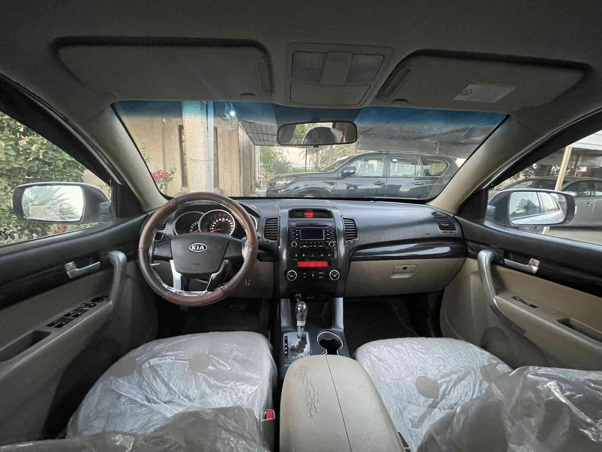 السلام عليكم 
السورنتو موديل 12 خليجي 

السياره جاهزه من كل النواحي 

مكينه كير تبريد تخم تاير صدر حداديه 

خير من الله بيه صبغ شويه من جملاغ فقط 

الباقي كفاله عامه السياره مال بيت 4سلندر 

7راكب 3قطع تبريد داخل صاج حساسات 

مري شفط اشاير بل مري مكان بغداد 

السعر 147وبيه مجال حك الجيه 

كورك متوفر وتساب 

***********

***********
