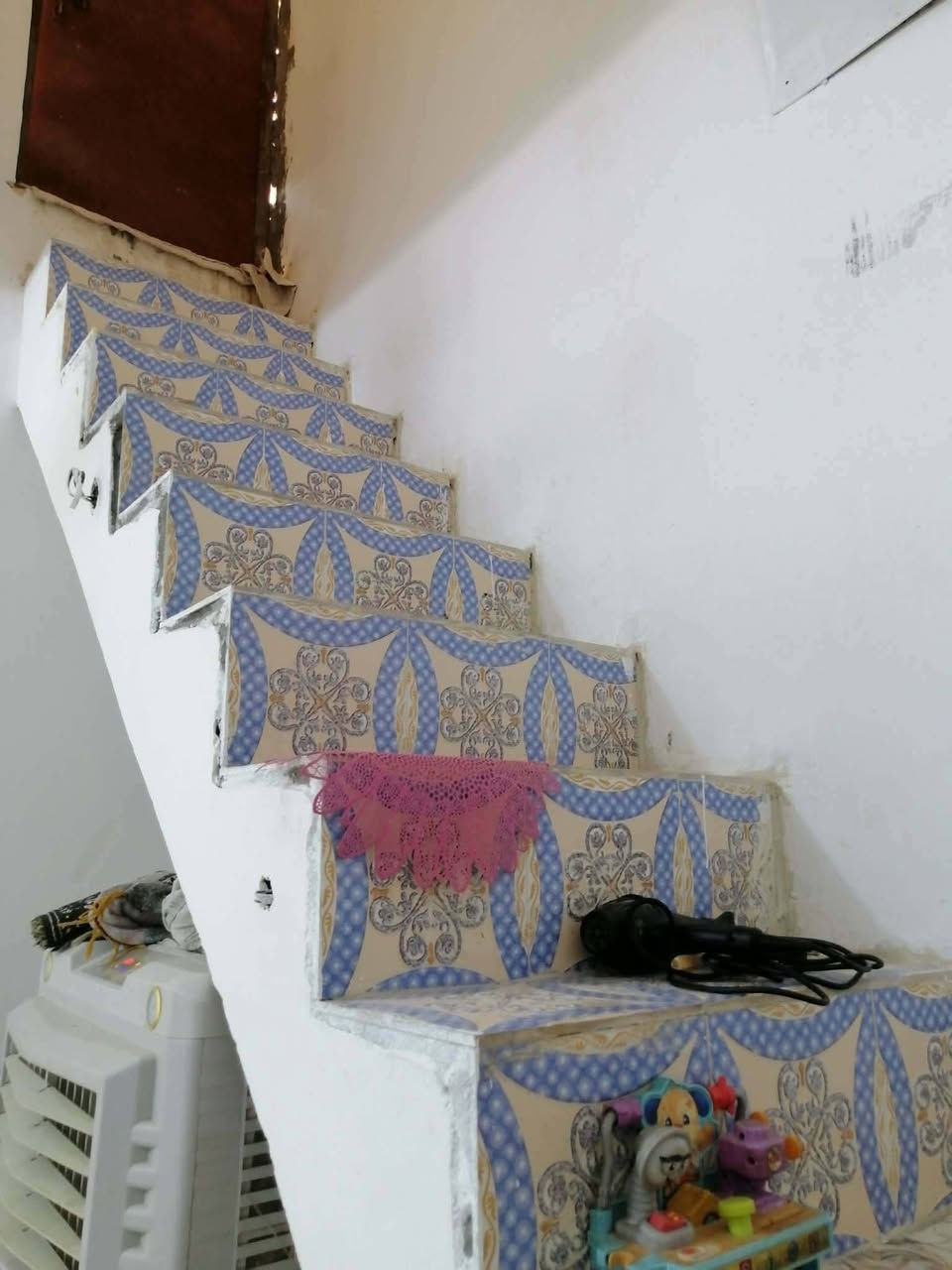 بيت زراعي للبيع بيه وصل تطويب مساحه 100 م بناء طابوك عكاده
غرفه وصاله ومطبخ وديوانيه وحمام داخلي ومنور وحمام وتواليت خارجي وطارمه
ماي كهرباء مجاري متوفر
مدرسه متوفره
وياه تانكيات 2 ام 500
ماطور
كيزر
خط مولد ٢ أمبير
عنوان قرب السجن الإصلاحي بنزله الصيدلية نهايه الشارع السعر ٤٠ وبي مجال 
لتواصل ***********
