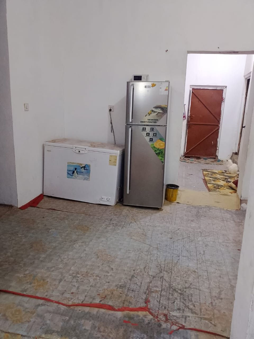 السلام عليكم 
بيت للبيع مكانه حي بجاي المساحة 260 متر 
قرب حي الامام الصادق 
كافة الخدمات موجوده 
يحتوي البيت على 3 غرف نوم و صالة و استقبال و صحيات و مطبخ حار و بارد 
بناء طابوك صارلة سنتين   

‭٠٧٨٤ ٢٣١ ٥١٠٤‬

‭٠٧٨٩ ٣٤٩ ٧٨٦٤‬
