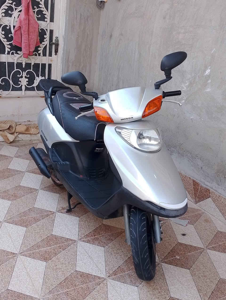 سلام عليكم
سبيسي ياباني للبيع 
دراجة مجفته مره وحده فقط ما عوزها أي شي جميع الكهربائيات شغاله 
السعر 575 وبيها مجال 
مكاني كوت شارع النفط 
للاستفسار ***********
