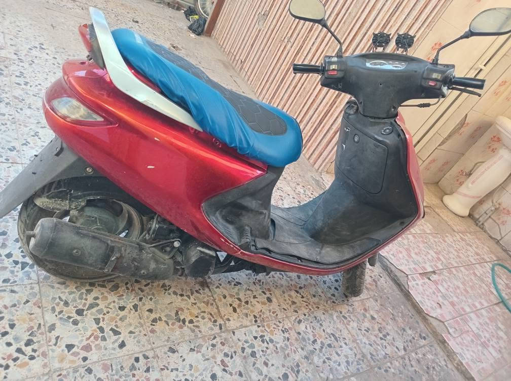 فور تي اخت الجديد  ب ٤٠٠  وبيها مجال بسيط كله شغال مكينه بالجيس  انتصال فقط سيم  *********** بغداد, العراق
