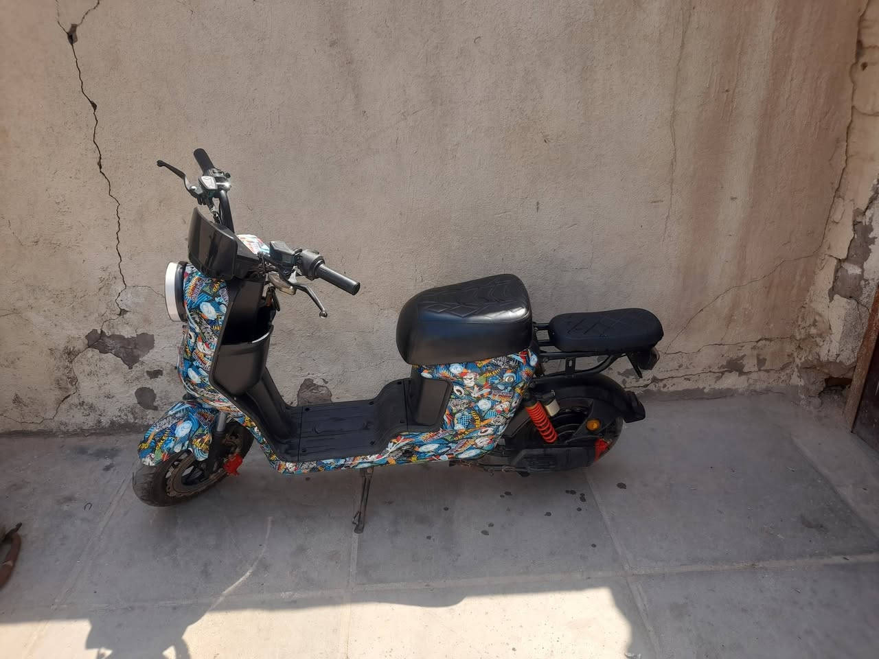 سلام عليكم دراجه شحن للبيع نضيفه مديل 25 بطارياته جديده بطاريات 33 امبير  شرط الفحص       السعر 350 مكاني بصره الطويسه قرب فلكه العروسه ***********
