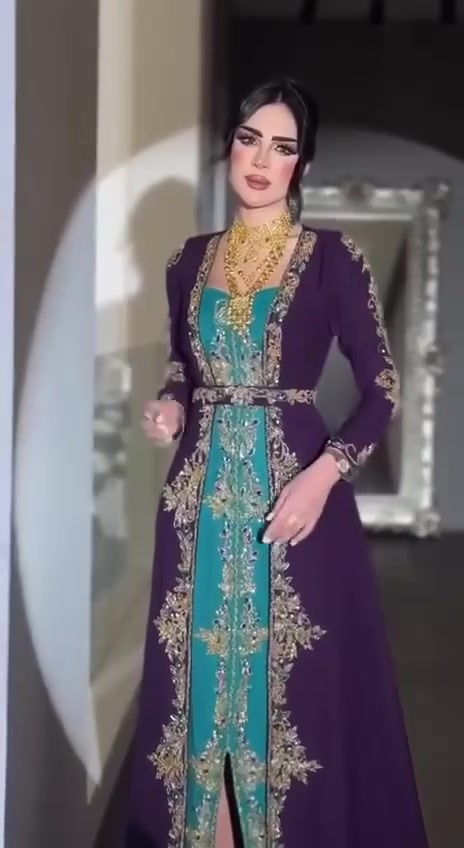 موديل جديد.😍😍😍   
قفطان ملكي – فخامة بتفاصيل راقية  
القماش :دبل ايطالي 
🔹 تصميم قطعتين (داخلي + خارجي) 
🔹 تطريز فاخر: خرز + برق + سيلان
القياسات :38 40 42 44 46 48 50   
السعر؟؟؟؟؟؟ 🤗🤗🤗
الكود  : 5812
____________________________
Yeni model 😍😍😍   
قفطان ملكي – فخامة بتفاصيل راقية  
القماش :دبل ايطالي 
🔹 تصميم قطعتين (داخلي + خارجي) 
🔹 تطريز فاخر: خرز + برق + سيلان
Beden :38 40 42 44 46 48 50   
Fiyat : ؟؟؟؟؟؟ 🤗🤗🤗
Kod : 5812


**إذا كنت صاحب هذا الإعلان وتريد حذفه لأي سبب، رجاءا أرسل رسالة إلى الدعم الفني**