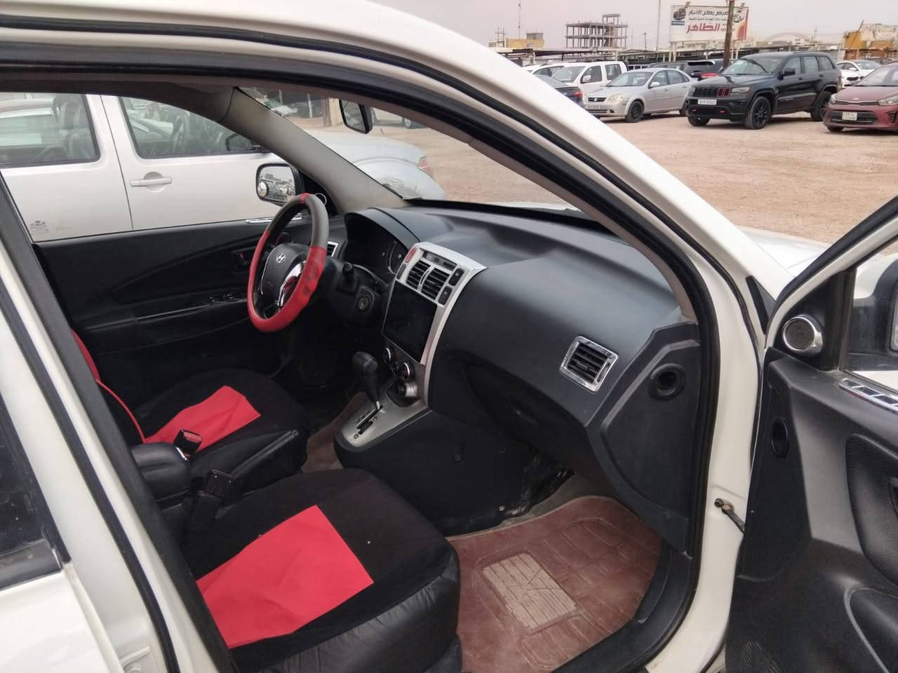 سلام عليكم للبيع فقط توسان 2009 وارد خليجي رقم انبار الدولي هزه وسنويه جديده تحويل مباشر مكينه 2000 دوش ابلادي محرك وگير مكفولات صدر امامي وخلفي جديد كهربائيات كلهه شغاله تبريد تدفئه جاهزه سياره حيل نظيفه بيهه قطعتين صبغ چاملق وبنيد بدون دواخل مكان الرمادي سبعه كيلو السعر 105وبيهه مجال رقم الهاتف ***********
