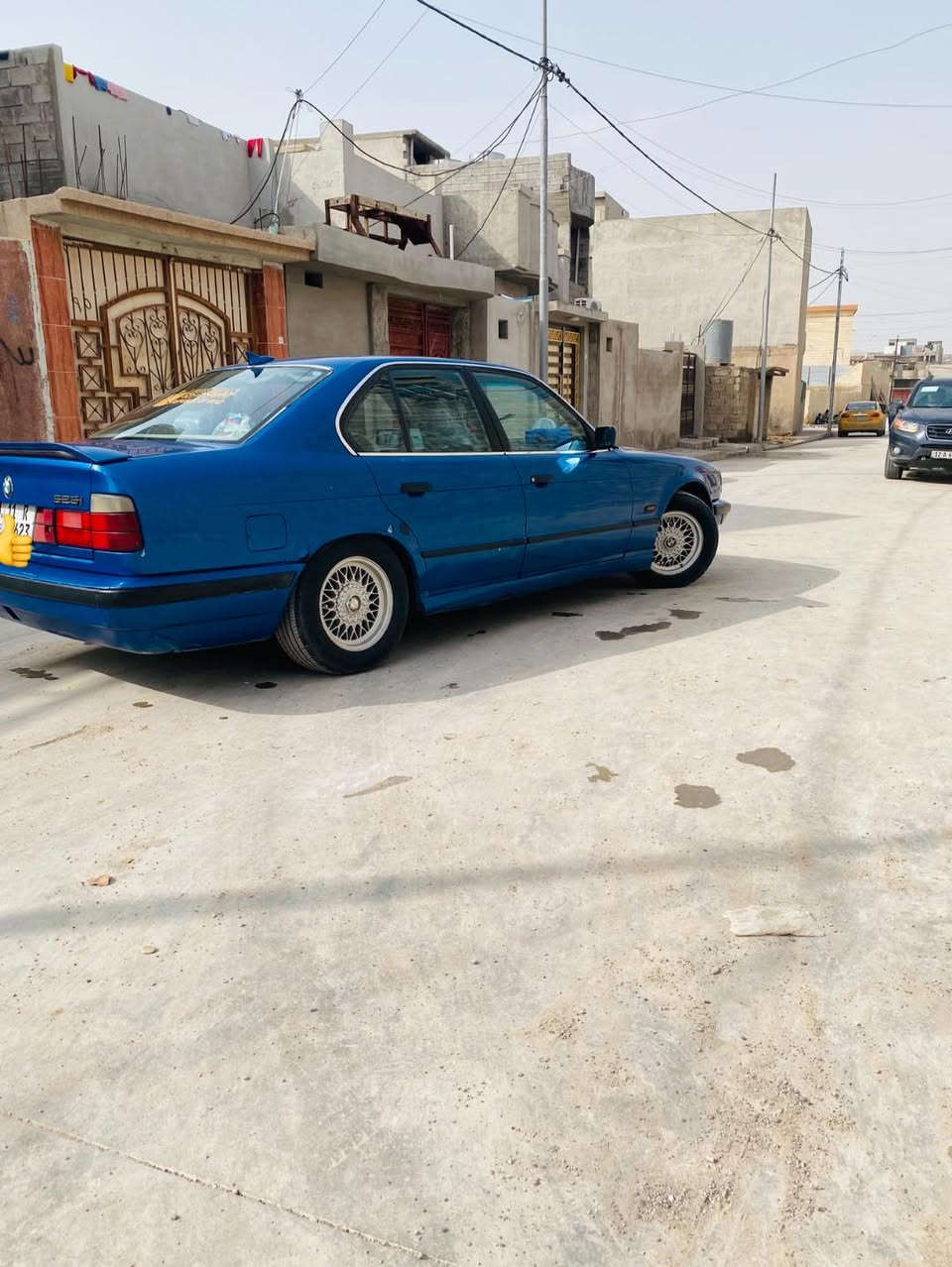 السلام عليكم بي ام 525 موديل 1991 سياره جاهزه شرط ترايك بصره رقم بغداد شرط تحويل ثاني يوم وراد ياباني كشنات كهربائي تدفئه وتبريد بل كشنات سياره فول فول مكاني الموصل الايمن / السعر 65 وبي مجال رقمي ‭0750 311 0615‬
