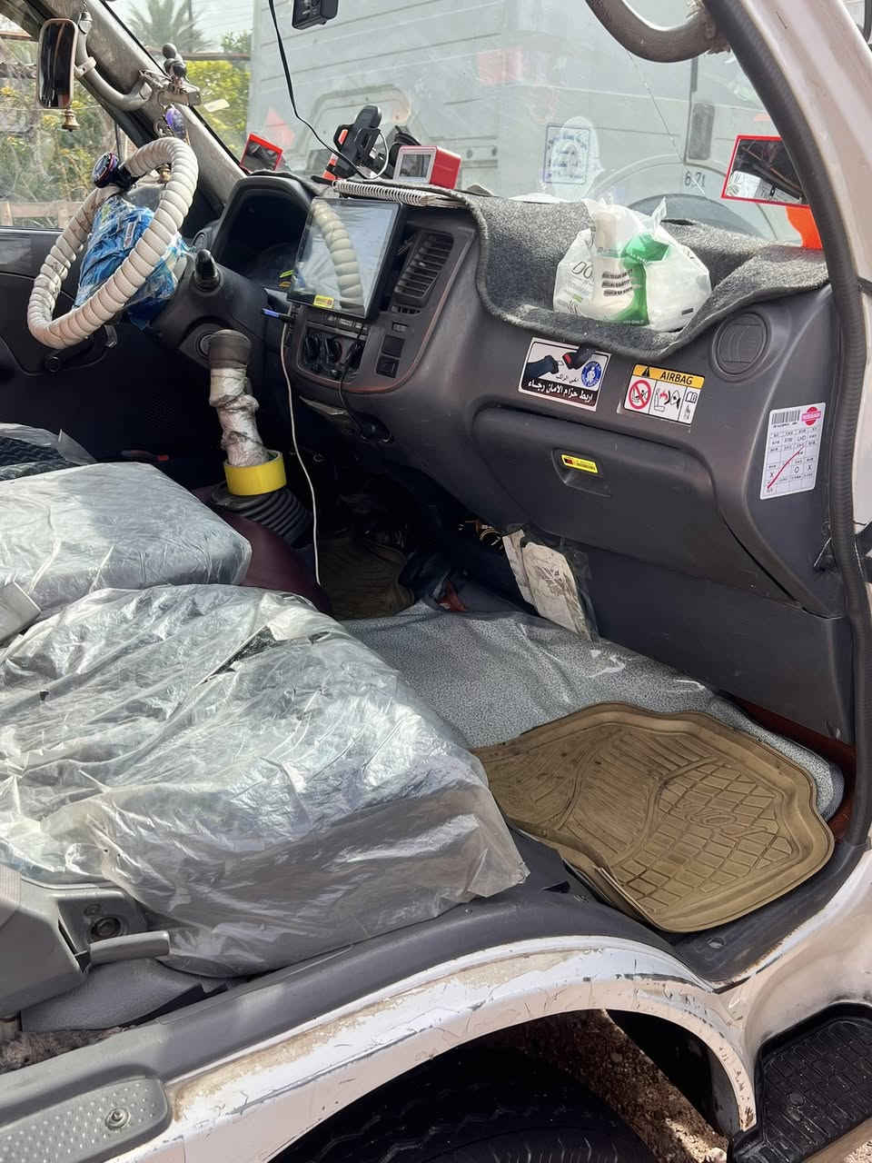 سلام عليكم نيسان اورفان2006
سياره بسمي رقم بغداد انكليزي مصفره هيئه وغرامات تحويل ثاني يوم  سياره قطره صبغ مابيه  كسر مكينه هايسه ياباني من امها خير من الله سياره مرزوقه مال بيت خطها حيور باب معظم جديده وبل عافيه عل ياخذها تخم تاير ربع مذب عليها كبل للشغل السعر 107وبيها مجال هاتف***********
