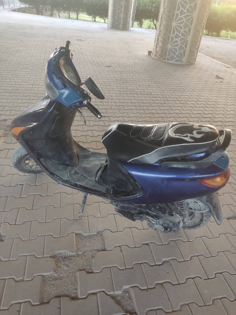دراجه فراشه للبيع مكينه مكفوله وناعمه كهربائيات كله شغال سلف وهندر لايت عالي وناصي مابيه اي خلل السعر 325 وبيها مجال قليل  ***********
