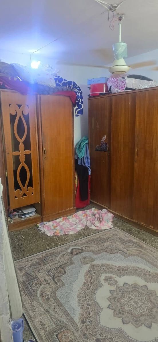 بيت للبيع ٢٧٠ دار
منطقة  ٢٧٠ دار 
مساحة ٢٧٠ متر.... واجهة البيت ١٤ متر... النزال ٢١ 

البيت طابقين ... الطابق الأرضي غرفتين واستقبال وصالة ومطبخ وصحيات داخلية وخارجية وتهوية وحديقة  وطارمه

الطابق الأول يتكون من غرفتين وسطح 

البيع بسعر مناسب جدا وقابل للتفاوض

فمن يرغب الاستفسار أو الشراء الاتصال على الرقم 
***********
