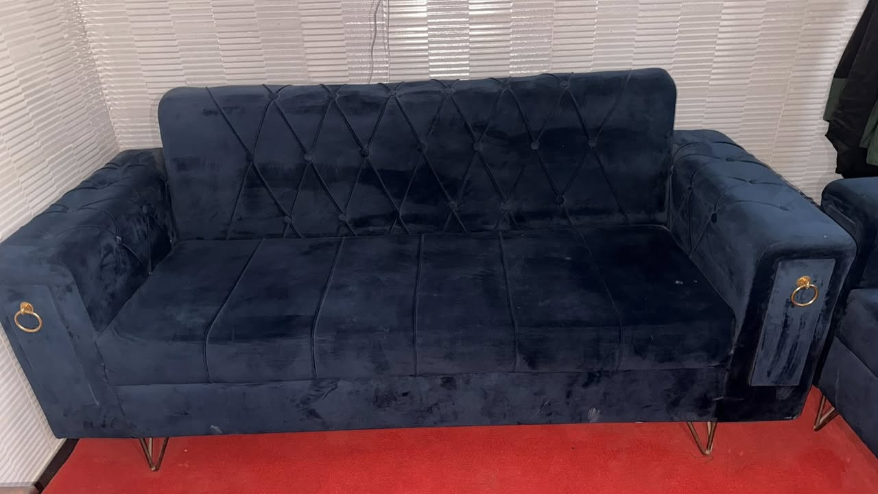 تخم عراقي نظيف 100‎%‎ لا كسر ولا اي شي والقماش قديفة العنوان بغداد/الدوره ‭0783 864 8571‬
