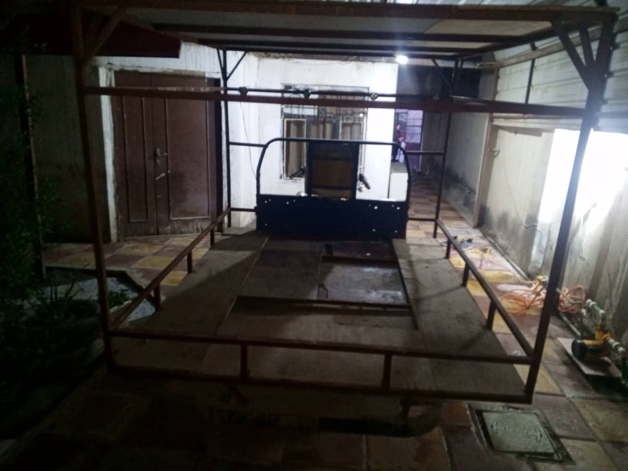 السلام عليكم ستوته للبيع موديل 16كلك نضيفه مكفوله كير حداديه وكهربائيات الرقم  *********** بي واتساب
