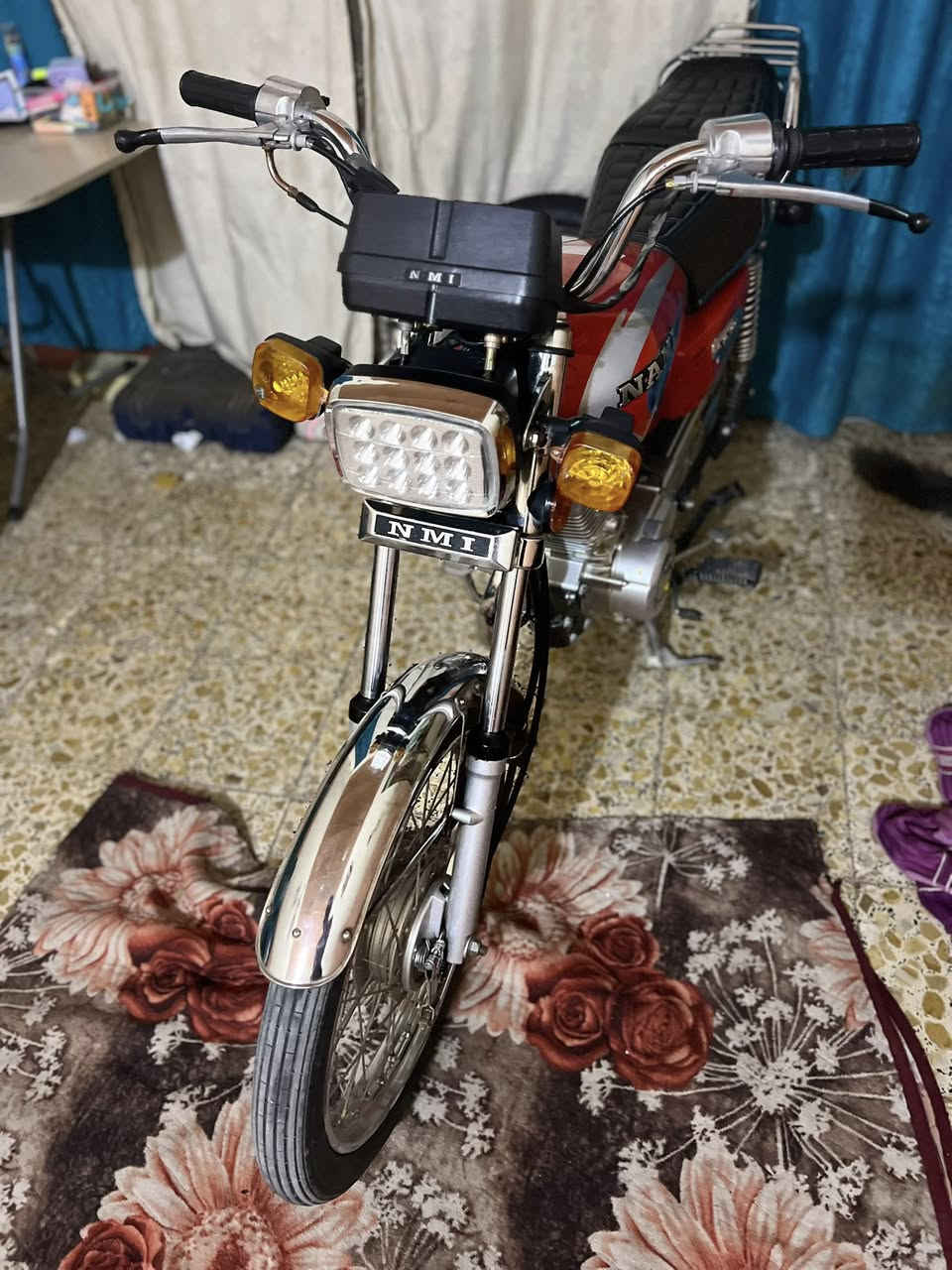 دراجه نامه للبيع موديل ١٨ دراجه مكفوله كفاله عامه من كلشي اوراق اصوليه وكيله سيد خلدون السعر مليون و٣٥٠ وبيه مجال ومتواجد ع فيس وهذا رقمي *********** للعلم دراجه مضمومه ما شايفه شارع
