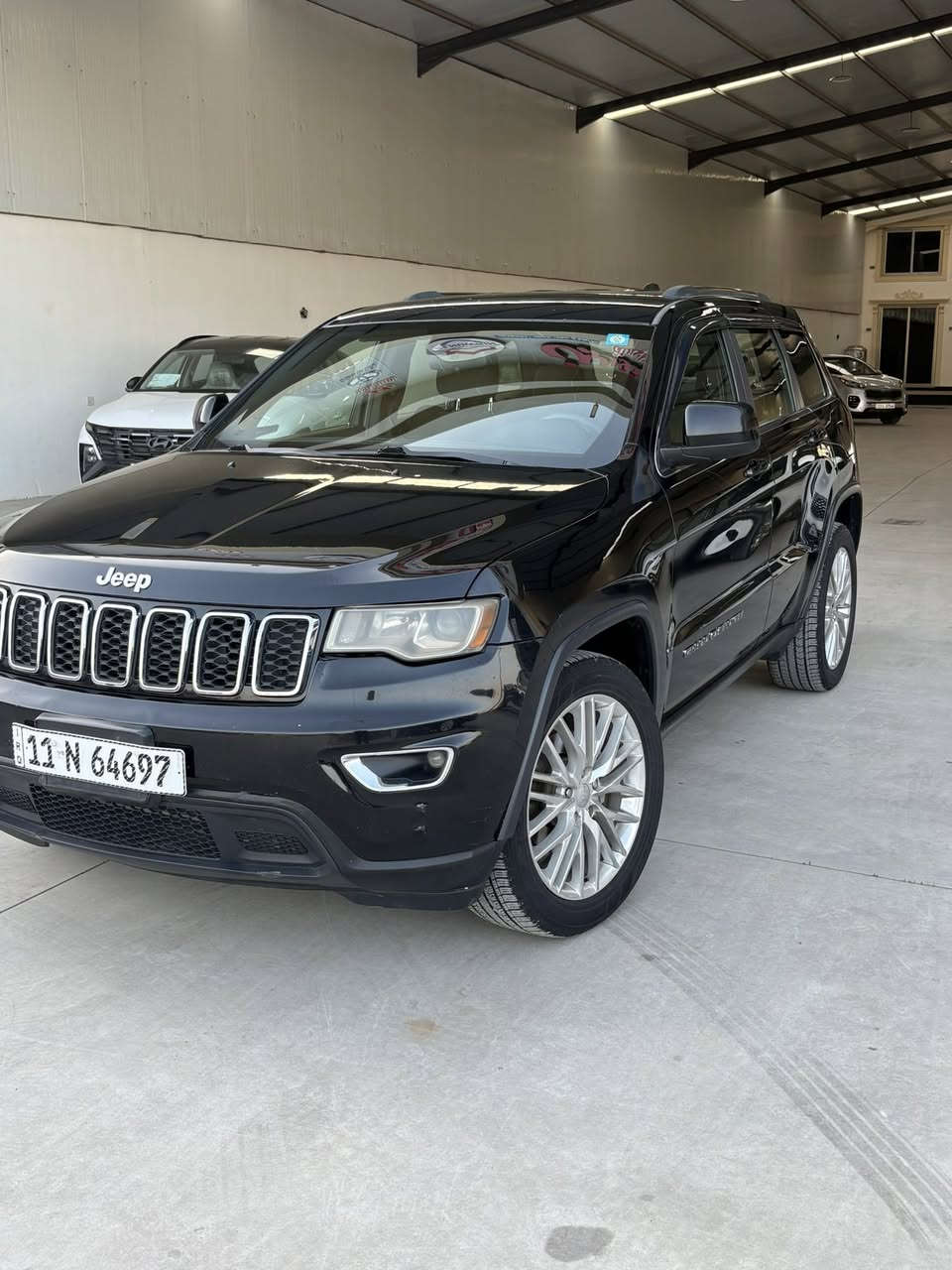 السلام عليكم جيب موديل 2018بيهة صبغ بابين او جاملغ بدون دواخل السعر ١٧٧$للستفسار الاتصال ***********
