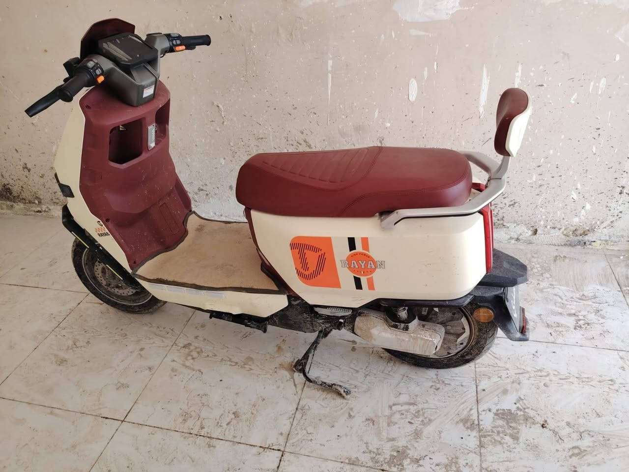 السلام عليكم عيني دراجه للبيع إنتاج شركه الريان موديل٢٠٢٦ مصار هواي  من أخذتها بشهر٢اخذتها اريدها ٨٥٠بيها خلل بس الماشه نضربت الباقي كفاله عامه للاستفسار وللاتصال ع هذا الأرقام ***********/*********** أو مراسله ع هاي الصفحه
