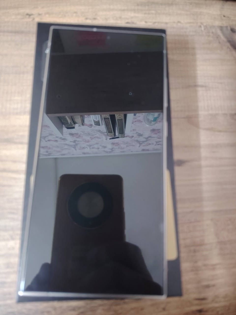 السلام عليكم
من رخصة الادمن 
 جهاز أس 24 آلترا للبيع 
الجهاز ضمان سنتين 
مع كارت وكالة الجبال 
 ضمان استبدال الشاشة 
استخدام شهرين اخذتة بشهر العاشر 
 مكاني بغداد 
سعر مليون 
*********** 
مايعجبك السعر اعبر المنشور والله يرزق الجميع
