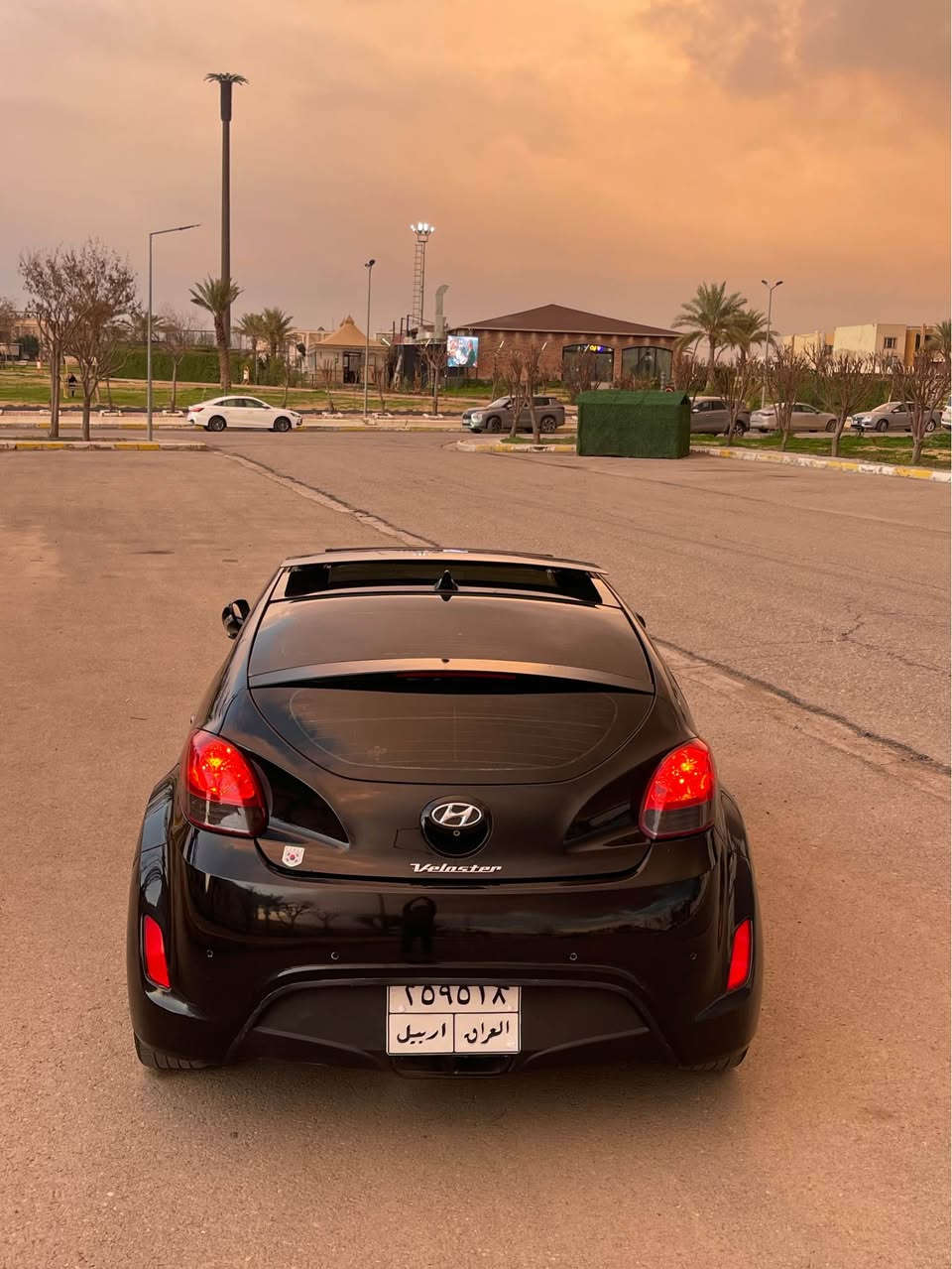 هوندایی فولستر ٢٠١٣ خلجی گیر مکینە بەشەرت 
بسمە ئاوینە شەفت  جلد کوشین هیتر حەساس پانۆراما فول فول 
٣ پارجە بی داخلی  ئیرباگ دەشبول بویتەوە بە زەربە لایتی 
پیش پشت کەپس 
0750 769 5009 أربيل, العراق
