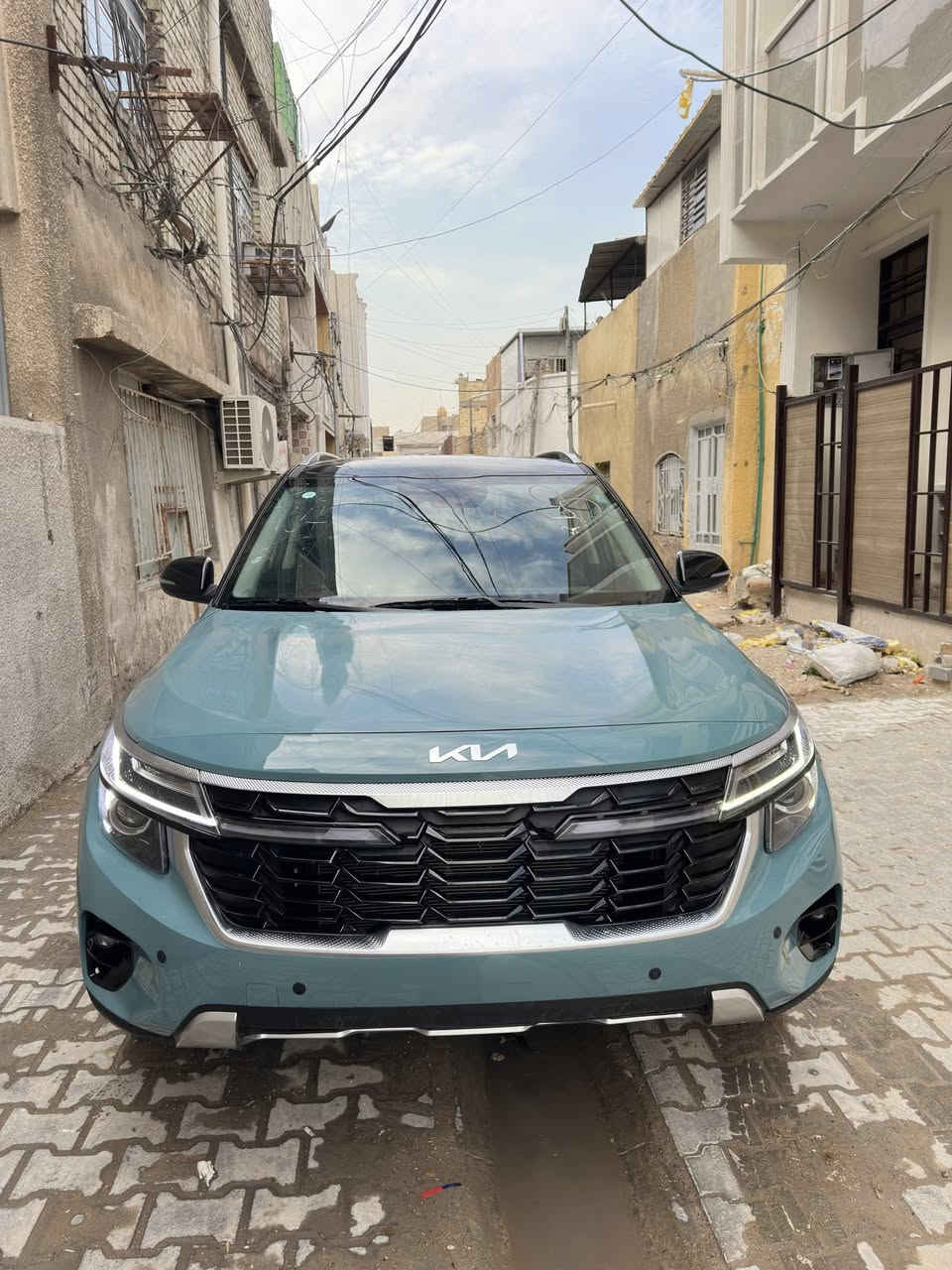 كيا سيليتوز موديل 2025 تو كلر لون مميز
عداد المسافه 8000 بعدهه بوضع الشركه 
وارد امريكي حادثها بنيد مبدل فقط 
ايرباك ستيرن راجع سستم
محرك 2000 المرغوب 
المواصفات
بصمه تشغيل وبصمه ابواب 
فور ويل 
قياده ذاتيه
تحديد مسار 
تحكم ستيرن 
مثبت سرعه
رادار امامي
تنبيه خروج عن الطريق
تحكم قياده ثلاث وضعيات
يكو + سمارت + سبورت
مانع تزحلق
مانع منحدرات
دشبول دجتال متصل مع الشاشه
ابل كار بلي + اندرويد
نظام ملاحه
بلوتوث
مدخل شحن امامي خلفي
ويل كب 
تبريد تدفئه قطعتين
السعر 167
بعدهه منفيس سياره مدفوع الكمرك وكامل بس رقم بعدلهه تترقم وين مجان مكان سياره بغداد معلومات اكثر الاتصال على الرقم ***********
