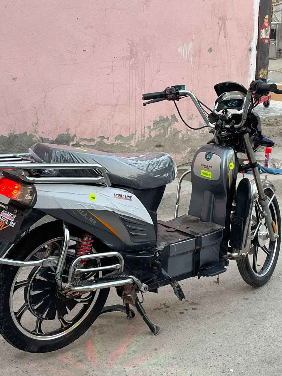 السلام عليكم دراجة هارلي 2025
5 بطاريات كبار جدد 
مثبة سرعه 
3 نمر 
تشغيل عن بعد 
انذار سرقه 
دبل اشاره 
السعر 380 وبيها مجال 
العنوان بغداد بلديات 
الرقم ***********
