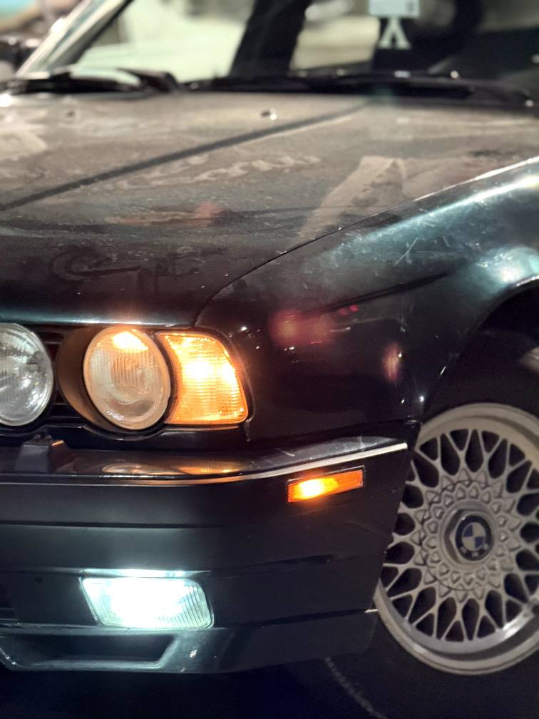 B M V رقم اربيل دفتر بانزين بي   
موديل1991  كير  محرك بلشرط تحويل و كالة بل شرط بدون ضربة سعر 60 بيها مجال
رقم موبايل *********** كركوك, العراق
