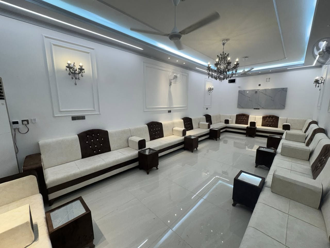 ♦️معمل الابداع للأثاث♦️تخم ♦️ ديوان ♦️  جلسة عربية 🛋حسب الطلب من اجود انواع الاقمشة🎗خشب روسي بلوك بلاويد🎗اسفنج مميز اولا عالي الكثافة🎖 السماوة طريق المهدي 🚘للاستفسار الاتصال على الرقم (وتساب)📞 ***********
