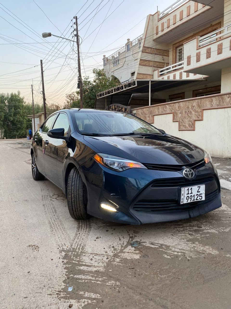 السلام عليكم
للبيع كورلا موديل 2018 محسن 

وارد امريكي 

المواصفات 

فتحة 

تحكم ستيرن 

دشبول لونين 

ويل كب حجم 16 

حادث بين الجاملغ والباب مال السايق وبالعراق جاملغ خلفي وصابغين الباب الخلفيه ويا 

ماشية 170 

السعر 125

السياره جاهزه من كل النواحي بدون اي نقص ادامة شامله 

رقم بغداد باسمي

مكانه الدورة حي الشرطة 

للاتصال *********** ابو ابراهيم
