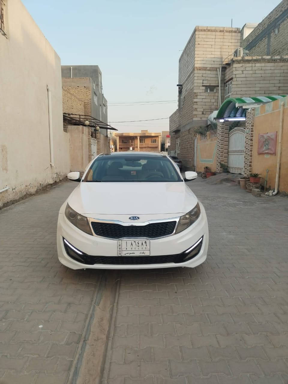 السلام عليكم كيا اوبتيما بغداد ٢٠١١ مكينه٢٠٠ مكفول كير ٦ نمر تبريد ثلج ❄ تخم تاير حداديه جديدة  مواصفات السيارة بصمه تشغيل + بصمه أبواب بنوراما طكتين تبريد قطعتين تحكمات سترين اشاير بالمرئي نظام ترحيب عند الاقتراب  جهاز انذار نظام ABS كروزر قفل سرعه نظام ECO اقتصادي حساسات خلفيه  السيارة بيه رش   بالداير مال الجاملغ الورة وباب السايق بدون اي تبديل السعر ١١٧ وبيه مجال حك الجيه مكان السيارة واسط ***********
