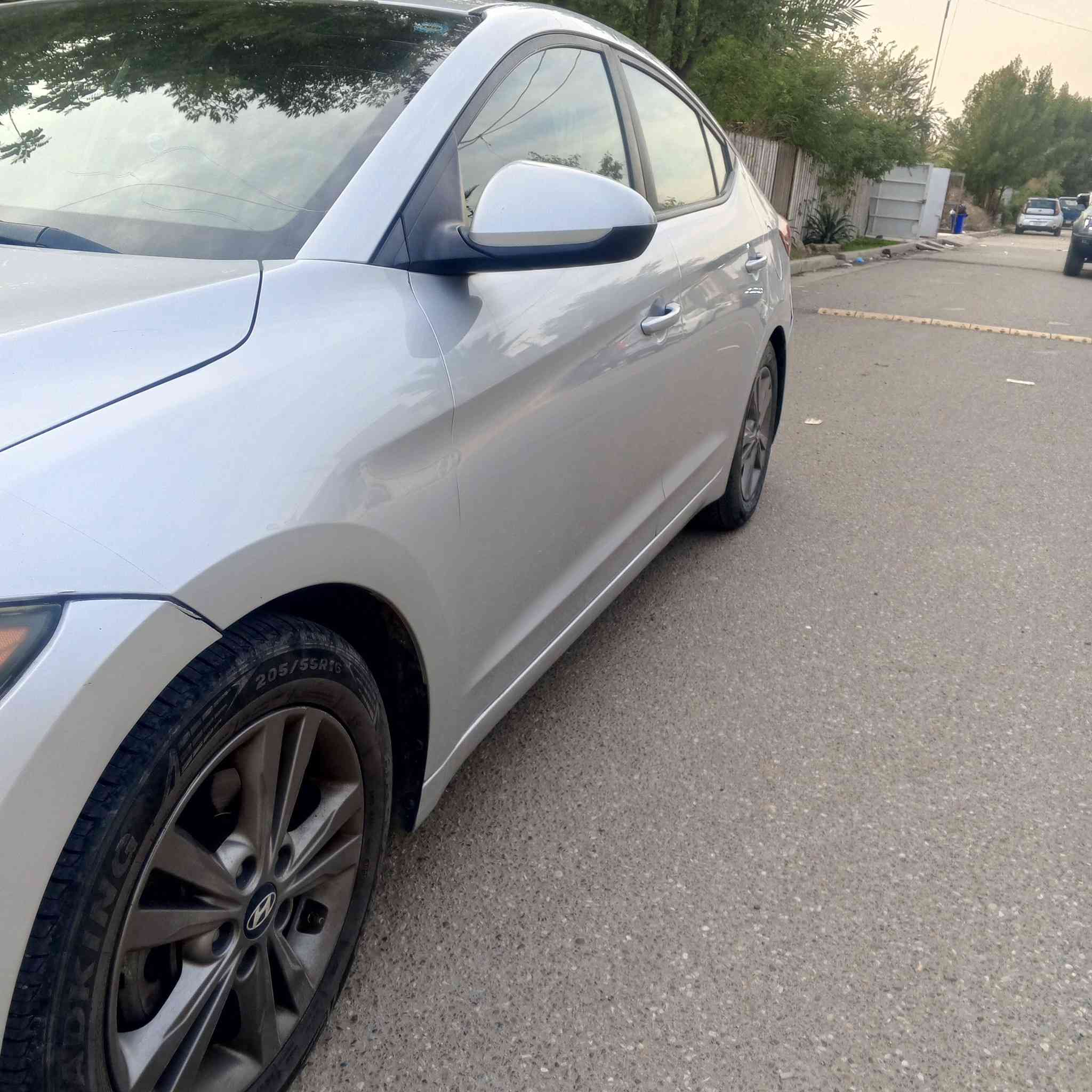 اللنترا 2017 نص فول شاشه كبيره كامره دواره  كير AT المرغوب محرك بلادي  تحكم جهتين نقطه عمياء سنويه باسمي سليمانيه شرط التحويل  مكان السياره الكرخ/ الدوره ***********
