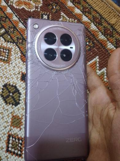 انفنكس 40 زيرو 5G ذاكرة 256 معالج 8200 دايمنستي التمت ..  ألعاب 120 فريم قبل فترة اخذته جهاز كله بلادي ومكفول فقط ضهر مكسور سعر 230 ألف شراي خابر مكاني بغداد الزعفرنية ***********
