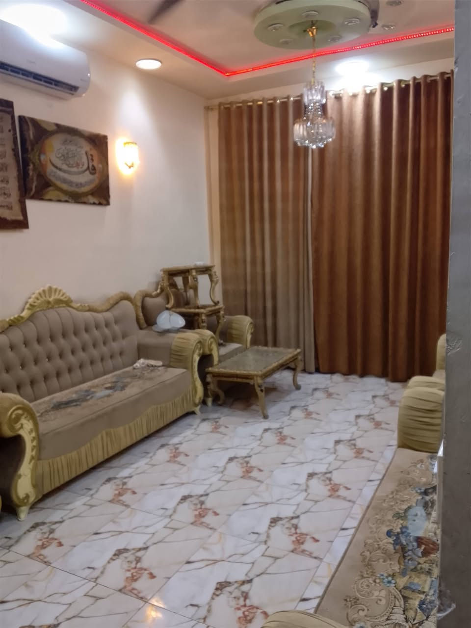 السلام عليكم دارللبيع مساحه100مترالنزال20الواجهه5 السده شارع 15.  ***********
