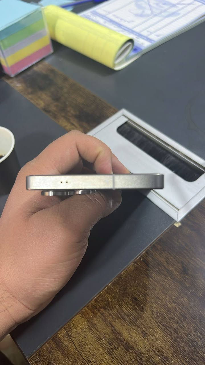 سامسونك s25 ultra
ذاكرة 256 

نضافة 100% عدا الشخط بل ضهر كلش خفيف

كارتون وكيبل وكارت الشاشه عين الفهد

استعمال 10 اشهر 

*********** واتساب 

1,100 وبي مجال
بغداد
