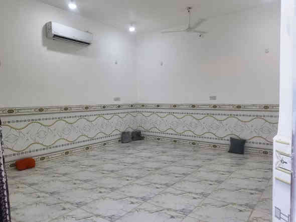 لبيع 190 م زراعي طالق واحد طابوق مسلح غرفتين وصاله ومطبخ واستقبال وصحيات قرب جامعة الصادق ع من جهة السايدين ///***********/ وات ساب الحاج ابو كرار الجابري
