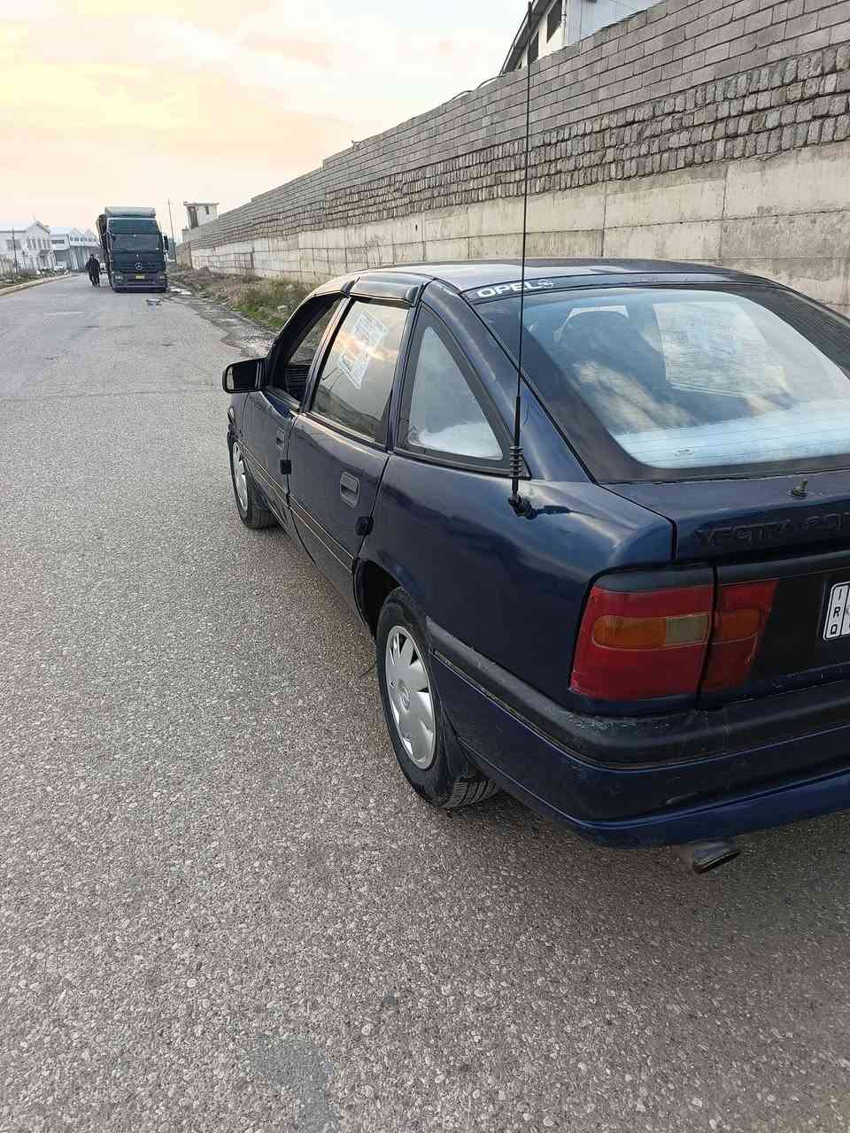 اوبل فكترة موديل 92السعر41وبيها مجال قليل السيارة فقط بيها جاملغ خلفي صفحة السايق ***********
