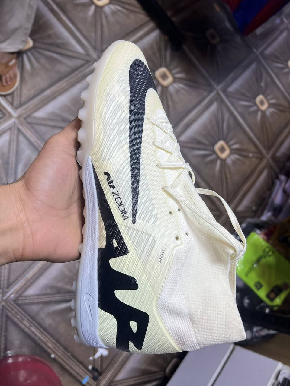 حجم 43الاصلي 
تفحص وتأخذه ب40الف مع التوصيل


**إذا كنت صاحب هذا الإعلان وتريد حذفه لأي سبب، رجاءا أرسل رسالة إلى الدعم الفني**