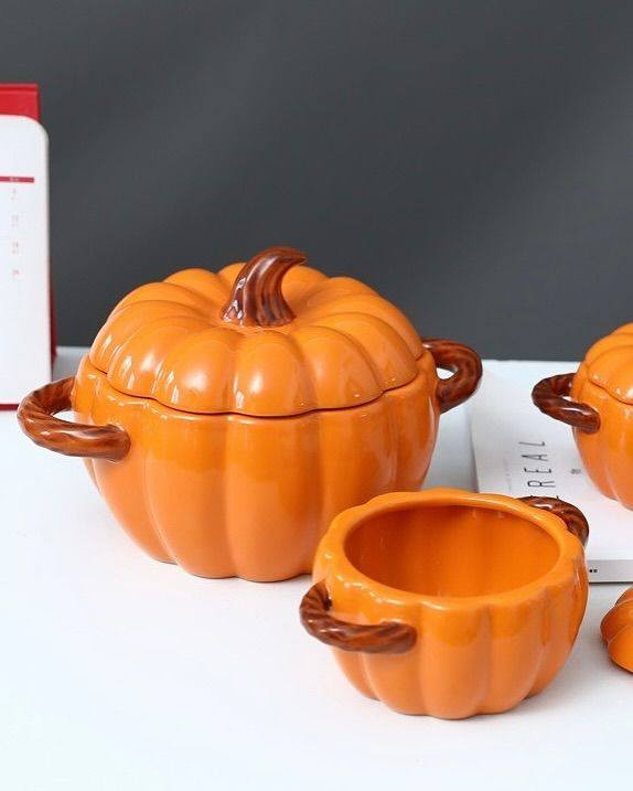 🎃✨ جدر اليقطين الحراري
لمسة خريفية مميزة لمطبخج وتقديماتج 🤎
يتوفر بقياسين 20 و18
عملي وأنيق ويحافظ على حرارة الأكل لفترة أطول 🍲✨
بأسعار تنافسية 💫
للحجز والاستفسار دايركت أو واتس 📩
***********
