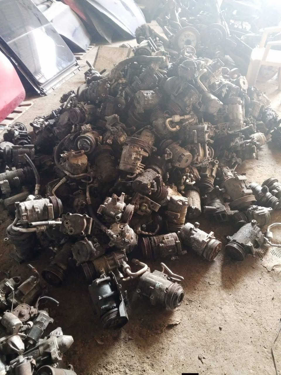 سلام عليكم اشتري انواع السكراب كميه كبيره سبالت مكيفات كبلات فافون حديد سكراب  بنواعه ***********
