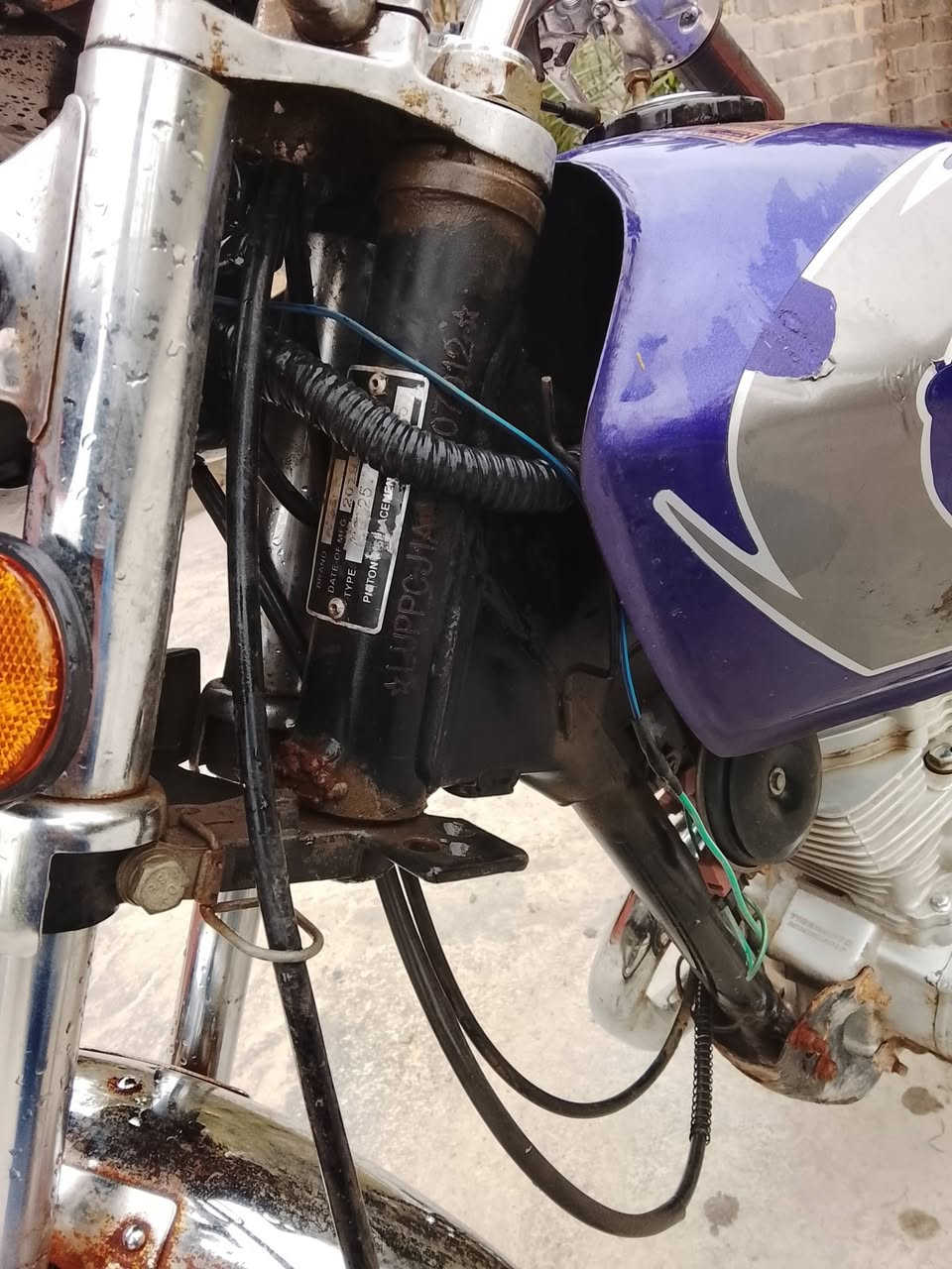 دراجه تايكر موديل ٢٠١٩ كامله من اي شي كهربائيات كله شغاله أورق كامله للعلم بيه دخانه قليله  مكاني كربلاء منطقة عون السعر 400وبيه مجال 
موبايل/***********
