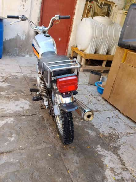 السلام وعليكم دراجه نامه رقم وسنويه موديل 2019 محدثه بيه خيط تبخير بدايه خفيف دراجه جديده وحلوه متحركه البلادي مو الجديد مليون 50 بيه مجال ***********
عنواني بصره كرمه علي
