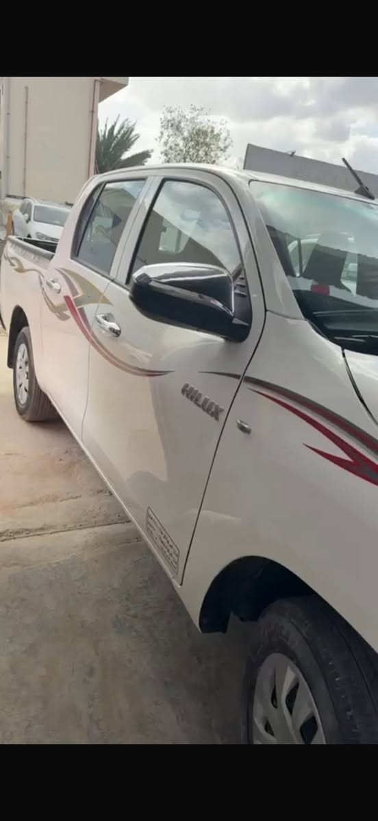 تحيه طيبه 
للبيع تويوتا 2025 ماشيه 28 الف عادي ناصيه حالياً في البصره سفوان لمن يرغب بشراء  السياره يجي واتساب *********** سعر السياره في داخل المنفذ 185 لمن لديه كتاب شهداء باجر يستلم باسمه بدون تعقيب بدون كمرك
