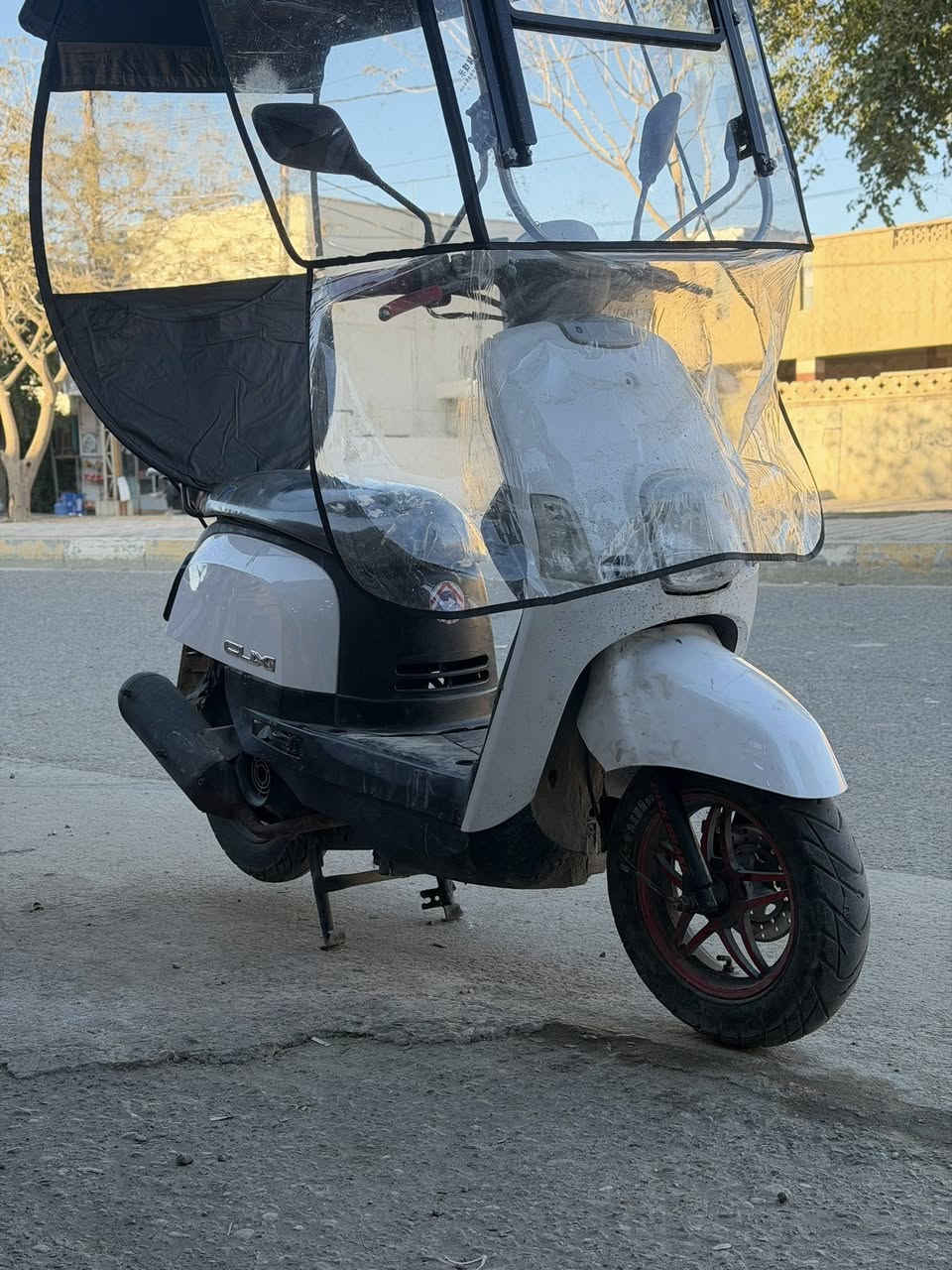 ماطور بوليسي سرعتة 120، جاهز من كلشي كهربائيات كلهة جاهزة وشغالة، محرك ما مفتوح، نكرة وصلف شغال نضيف ومرتب.. السعر 850 الف وبي مجال بسيط هاتف ‭0780 890 1674‬

