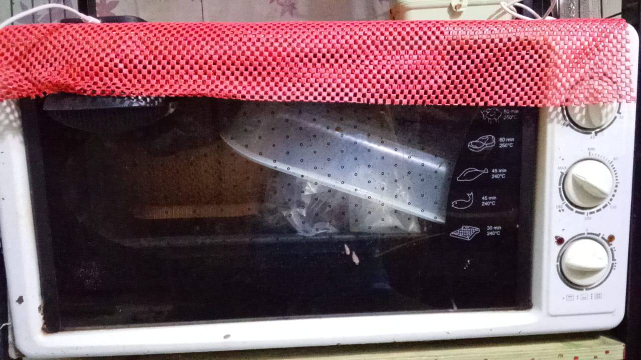 السلام عليكم طباخ مصري للبيع 4 مشاعل وعربانة طفل ناركة جونيورز الاصلية وسيارة طفل ترفيه للبيع واوفن شغال لشوي وفرن السجاد يتكون من مكان لخبز ومكان لسياح ومكان شوي لصينتين شوي مكاني الشعب شارع الصحه لتواصل ***********
