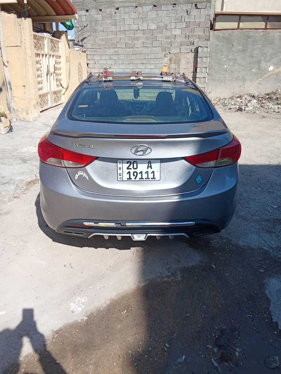 السلام عليكم سياره الانترا الأمريكي موديل 12 حبيبي السياره بيهه باب مبدل ومصبوغه حزام  ضررهه جاملغ الامامي السياره حلوه ولونهه رصاصي السعر 98 وبيهه مجال *********** مكاني التاجي
