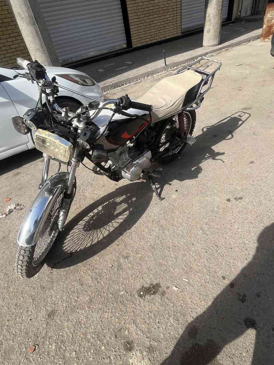 السلام عليكم سافان مديل 2023محرك اصبانه ما محطوط عليه ما مامفتوح ابد  دراجه تخبل بيها نقوصات بصيطه كلش نقصها بس باتري محرك كفاله عامه السعر 350وبيها مجال مكاني بغداد البياع الشراي يتصل ***********
