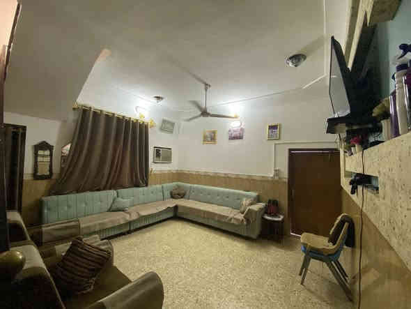 � بيت للبيع – حي ناظم
💰 السعر: 60 مليون (قابل للتفاوض عند الجدية)
📐 المساحة: 154 م²
📏 الواجهة 7م × النزال 22م
🏡 طابق واحد – غرفة واحدة
⭐ أول بيت بالزراعي

⚡ خدمات كاملة:

✅ يشمل كاونتر + كيزرات

📞 ***********
