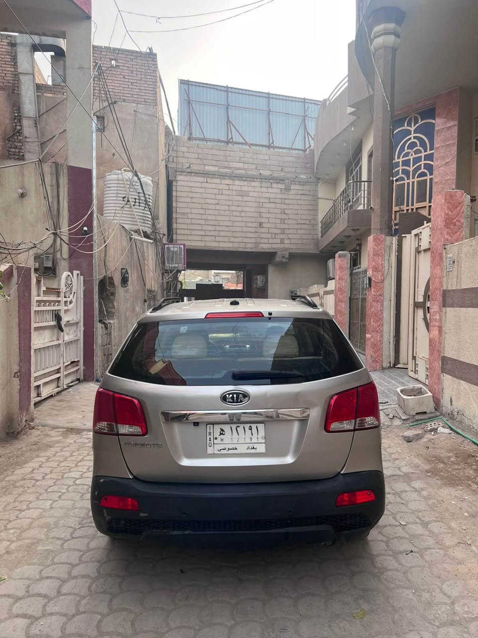 سورنتو 13وارد امريكي 
السياره محرك 2400دوش مصعده جديد
اي نقص مابيها نقصها ترتيبات بس 
للاستفسار ***********
سونار وياها موضح بالصور 
130 بيها مجال قليل حك الجيه
مكاني كربلاء المقدسة كربلاء, العراق
